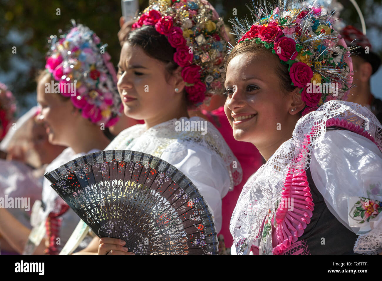 Frau in Tracht, Tschechische folklore Velke Pavlovice, Südmähren, Tschechische Republik, Europa Stockfoto