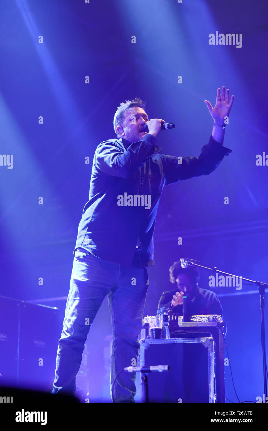 Guy Garvy Durchführung mit Ellbogen, während ihre Überschrift eingestellt am ersten Tag des auf Blackheath Music Festival Stockfoto