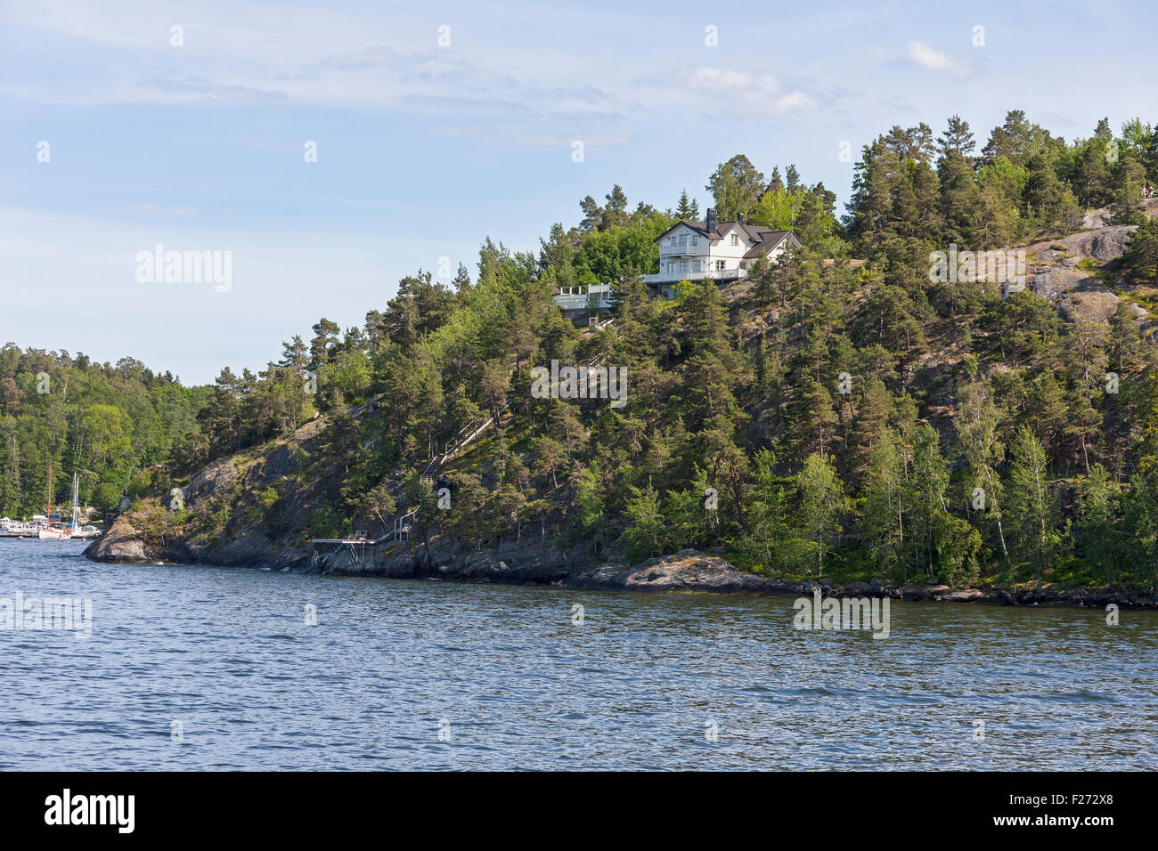 Villa am Hügel, Velamsund, Stockholm, Schweden Stockfoto