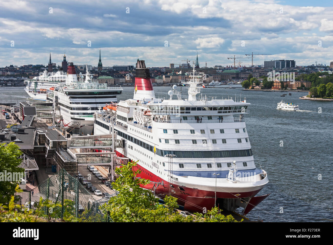 Kreuzfahrtschiffe im Hafen von Stockholm, Schweden Stockfoto