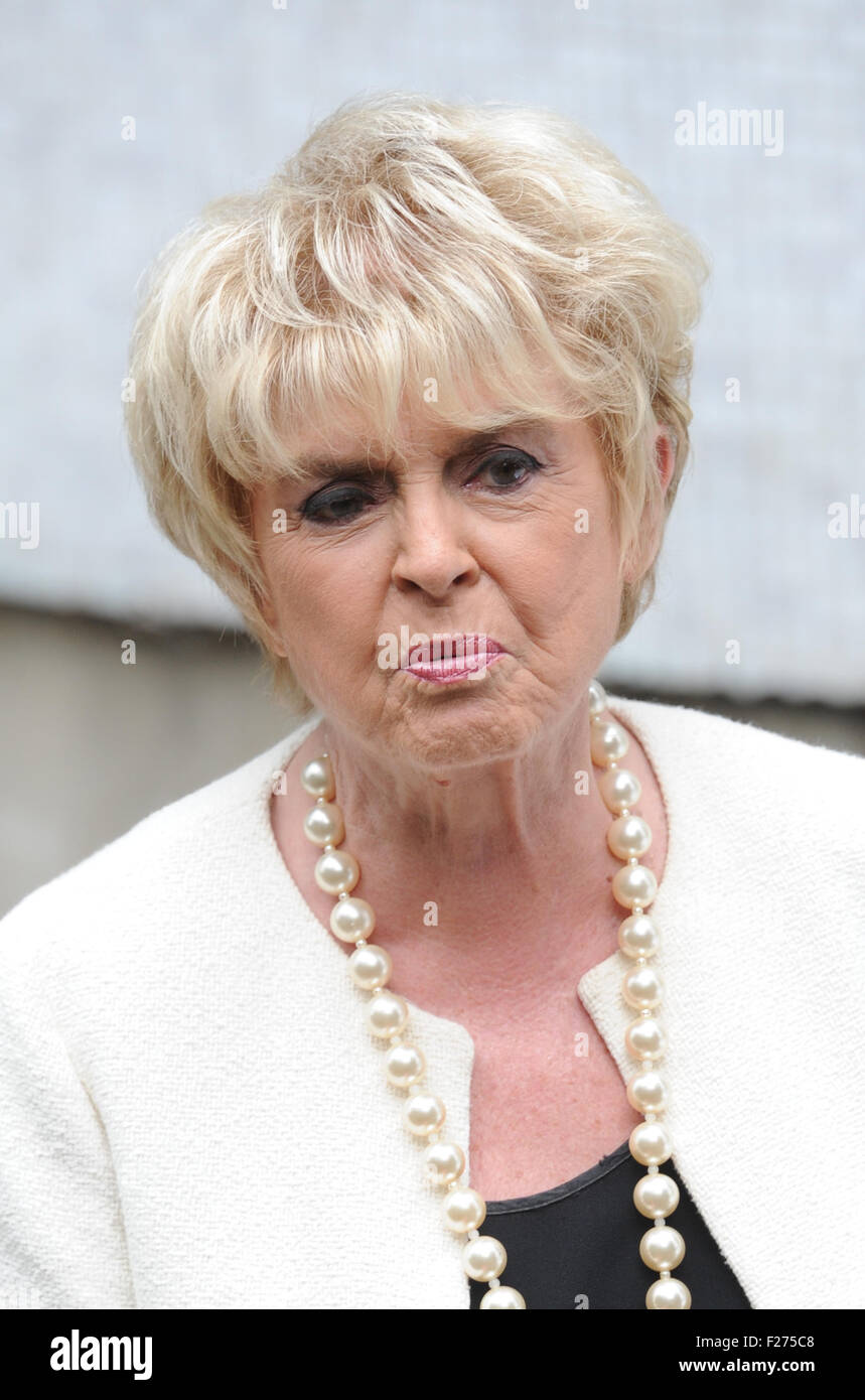 Gloria hunniford verlassen die itv studios london Fotos und