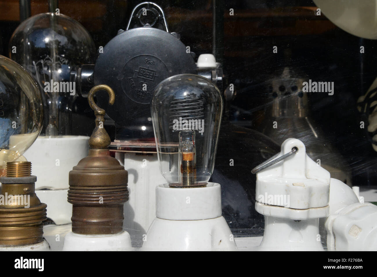 Antic-Home und industrielle Lampen und Beleuchtung Zubehör Stockfoto