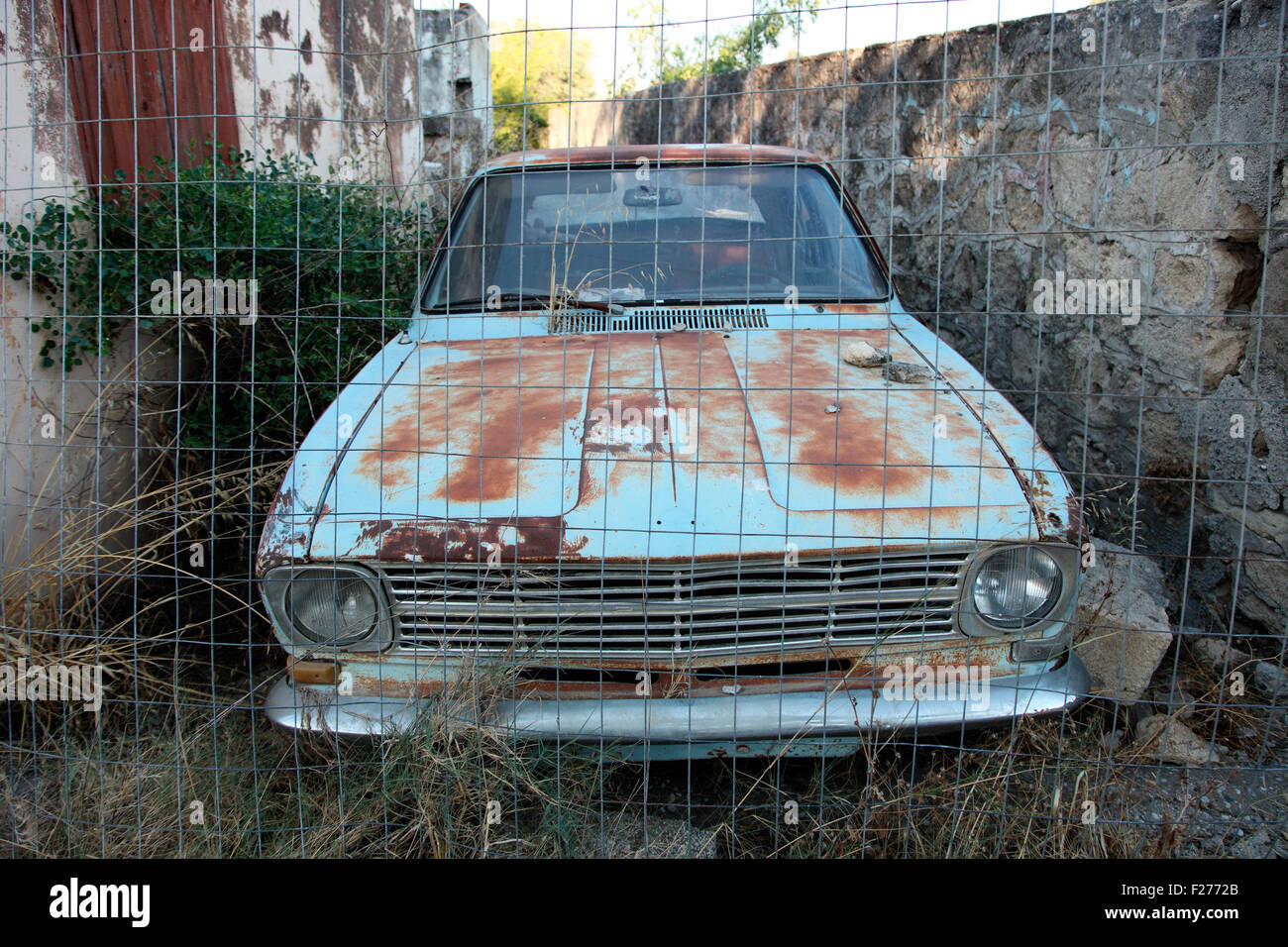 Verlassene Automobile in Ialyssos, Rhodos Stockfoto