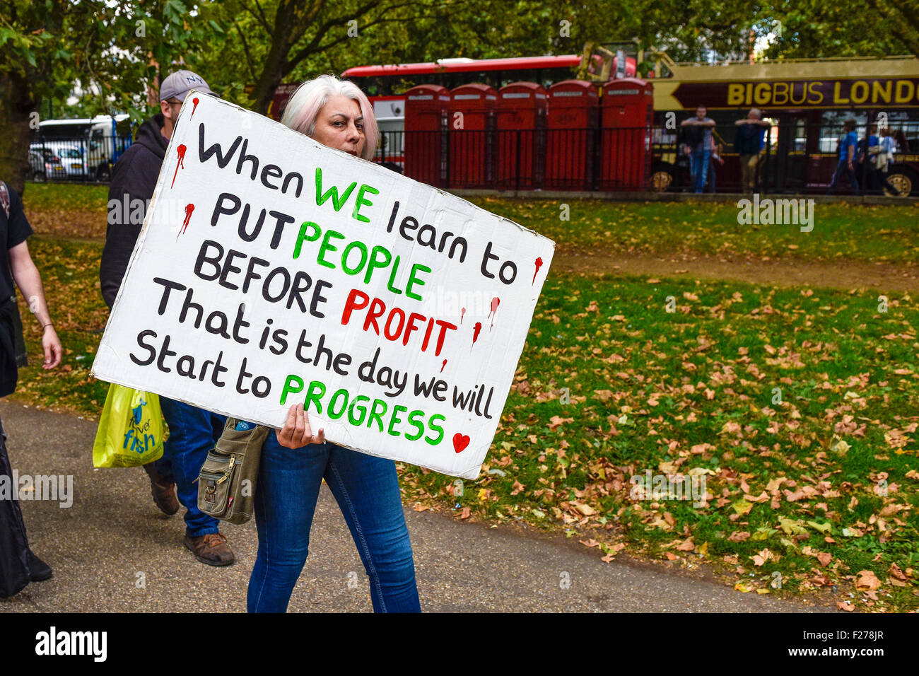 Eine Demonstration zur Unterstützung von Flüchtlingen und Migranten in London. Stockfoto