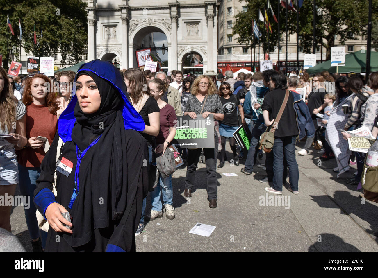 Eine Demonstration zur Unterstützung von Flüchtlingen und Migranten. Stockfoto