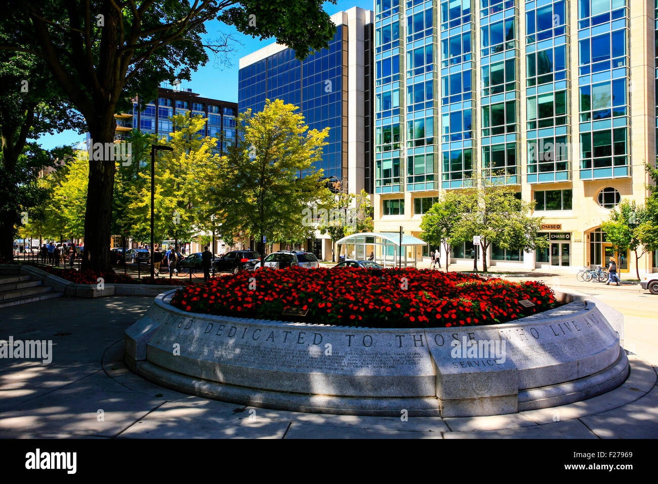 Blumenbeet gewidmet denen, die Leben und dienen in Madison Wisconsin Stockfoto