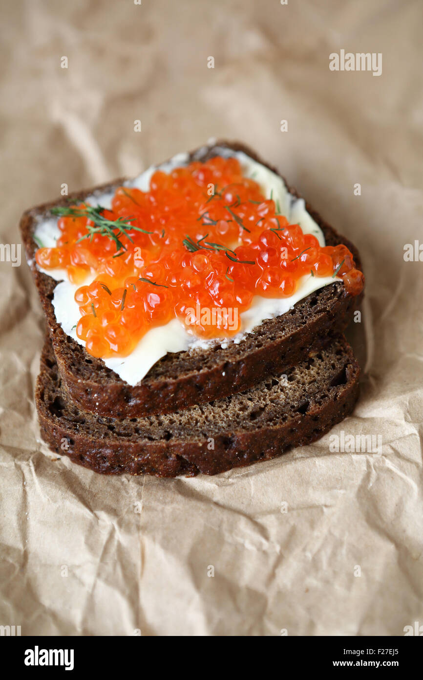 Brot und Butter mit Kaviar, Essen Stockfoto