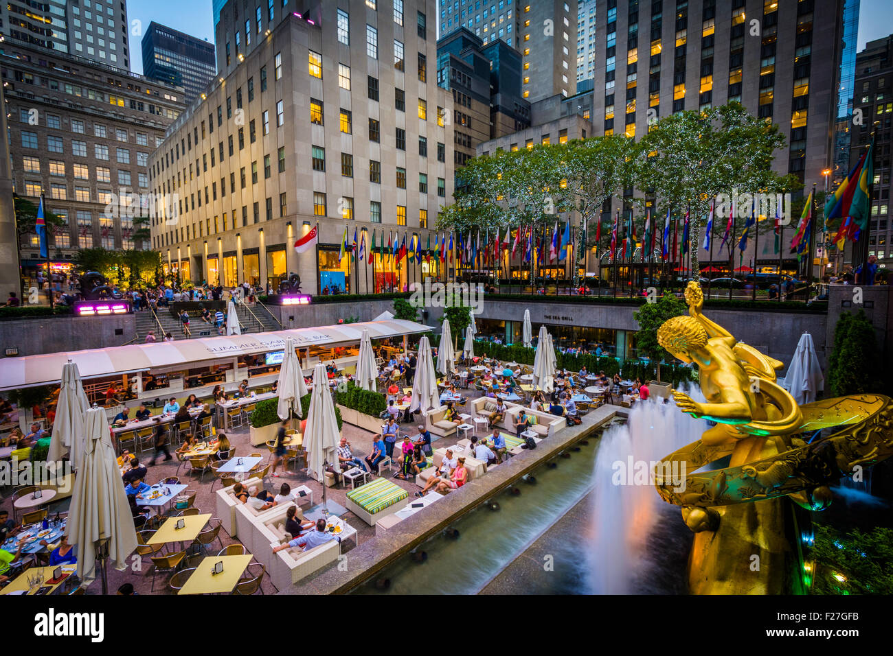 Ansicht der Rockefeller Plaza, in Midtown Manhattan, New York. Stockfoto