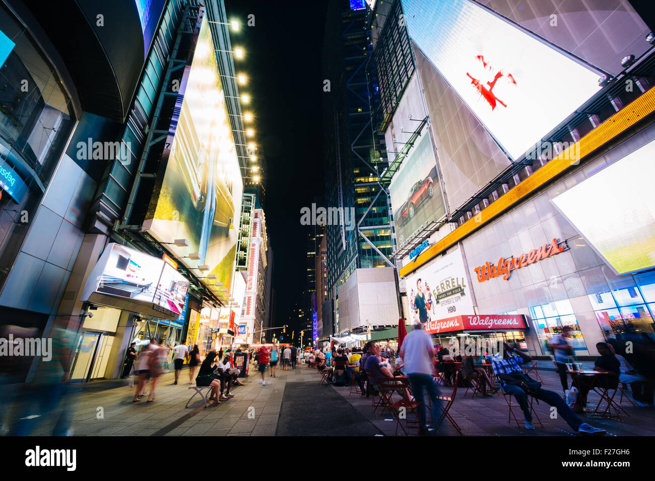 Times Square bei Nacht, in Midtown Manhattan, New York. Stockfoto