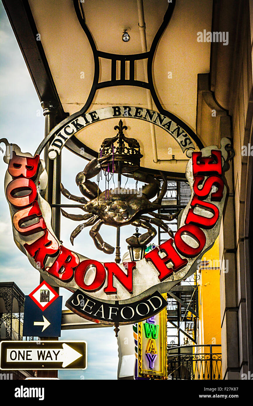 Dickie Brennans Bourbon House Seafood Restaurant ist eine Institution auf der Bourbon Street in New Orleans, LA Stockfoto
