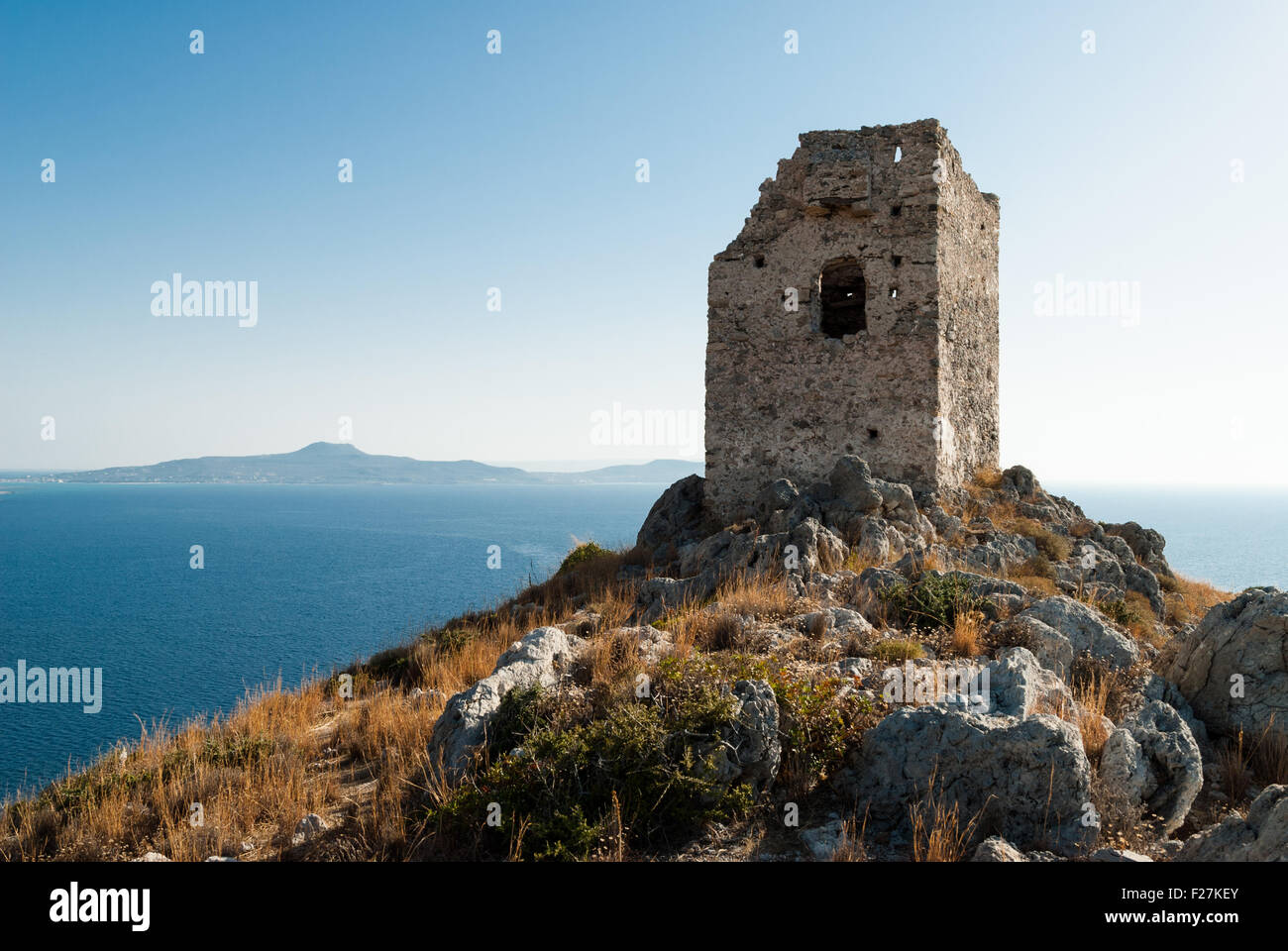 Ruiniert Steinturm in Peloponnes, Griechenland Stockfoto
