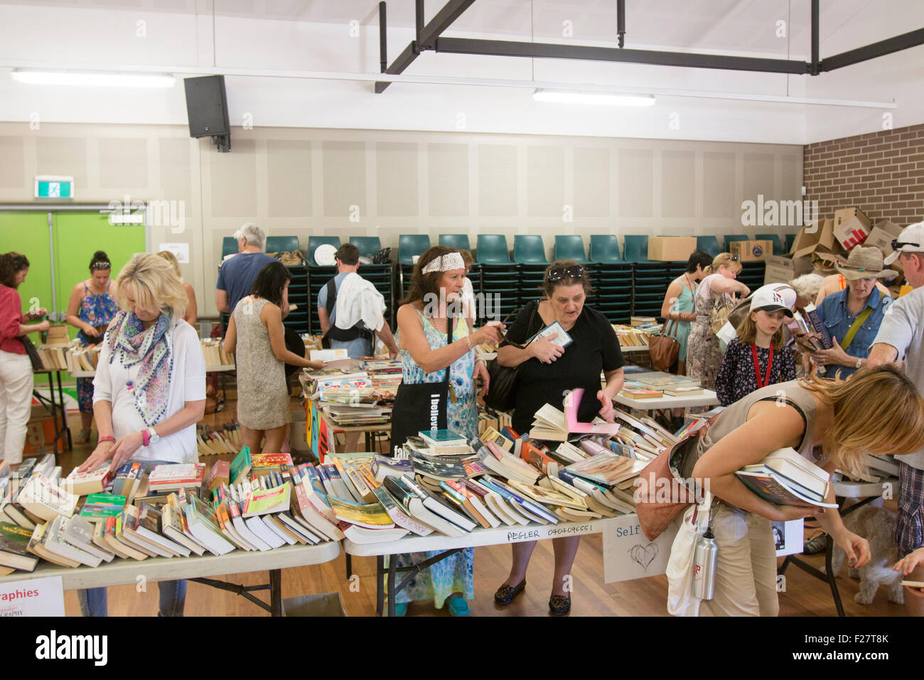 Sydney-Grundschule beherbergt die Gemeinde Fete fair zu Spenden für die Schule, Avalon, Sydney, Australien Stockfoto