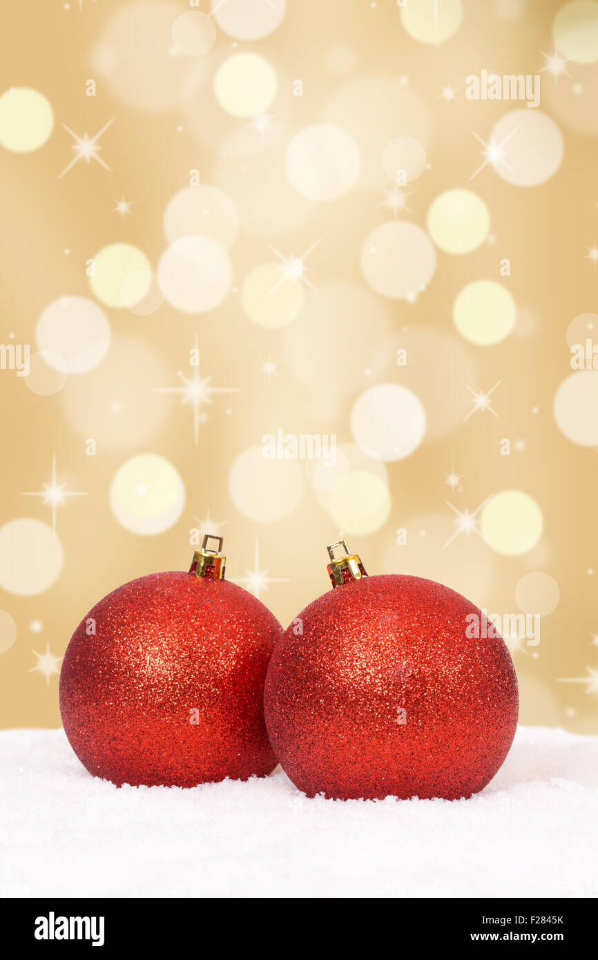 Weihnachtskugeln Hintergrund goldene Dekoration mit Exemplar Stockfoto