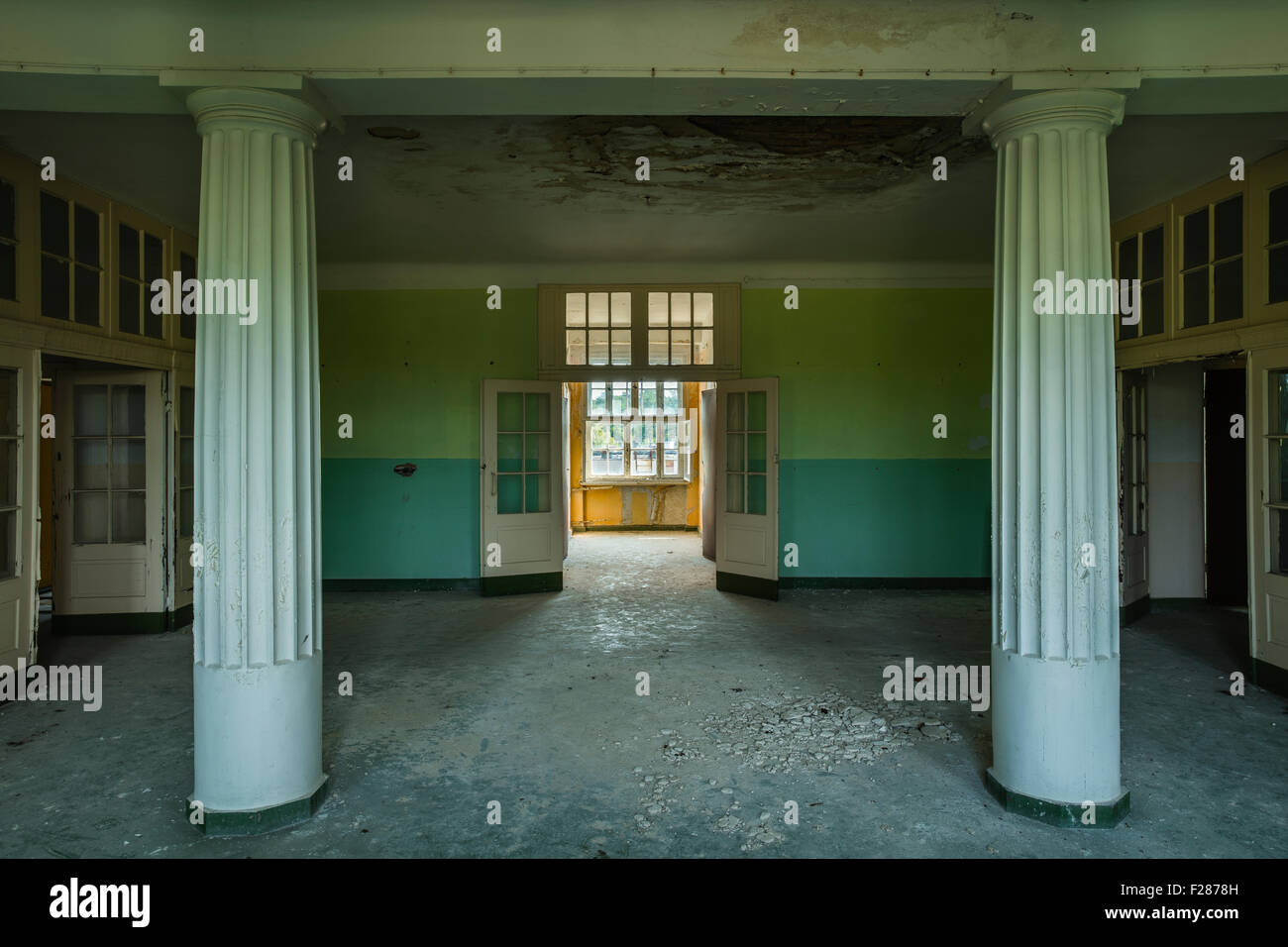 Halle in der ehemaligen Russischen Offizier-Kaserne in Wünsdorf, Brandenburg, Deutschland Stockfoto