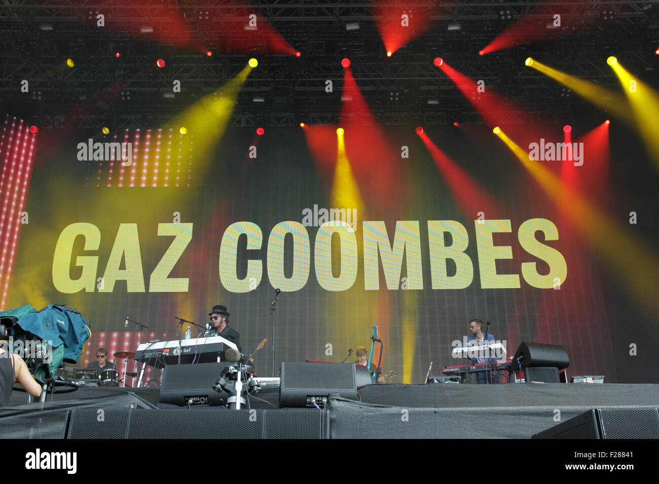 LONDON, ENGLAND - 26 Juni: Gaz Coombes Gareth Michael auf Stufe beim British Summer Time-Konzert, Hyde Park, am 21. Juni 2015 i Stockfoto