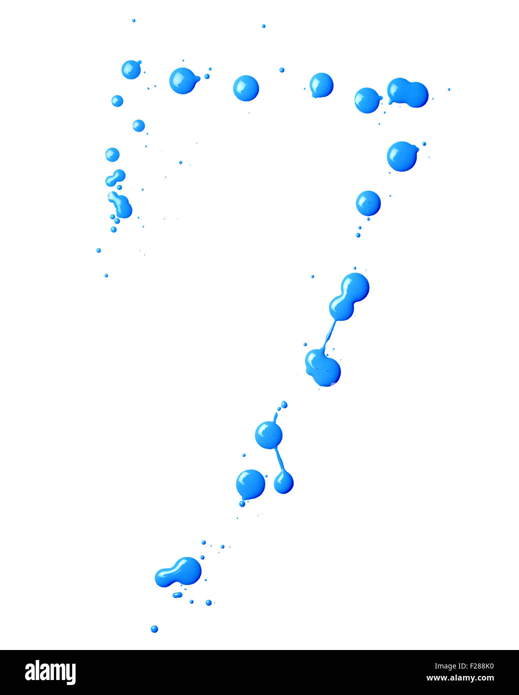 Nummer sieben Ziffer, die mit mehreren Ölfarbe Spill Tropfen über dem weißen Hintergrund isoliert Stockfoto