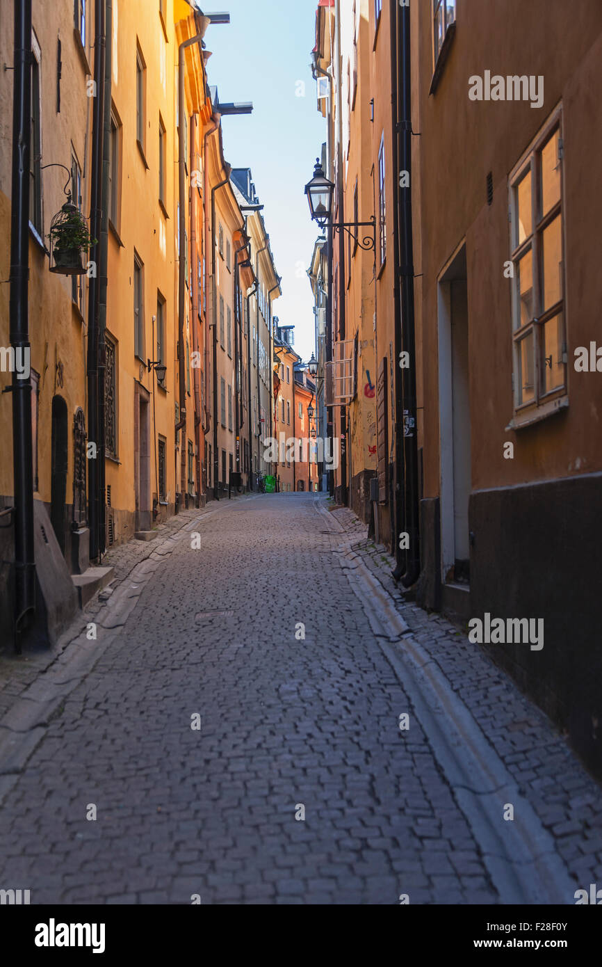 Gebäude entlang einer Straße, Gamla Stan, Stockholm, Schweden Stockfoto