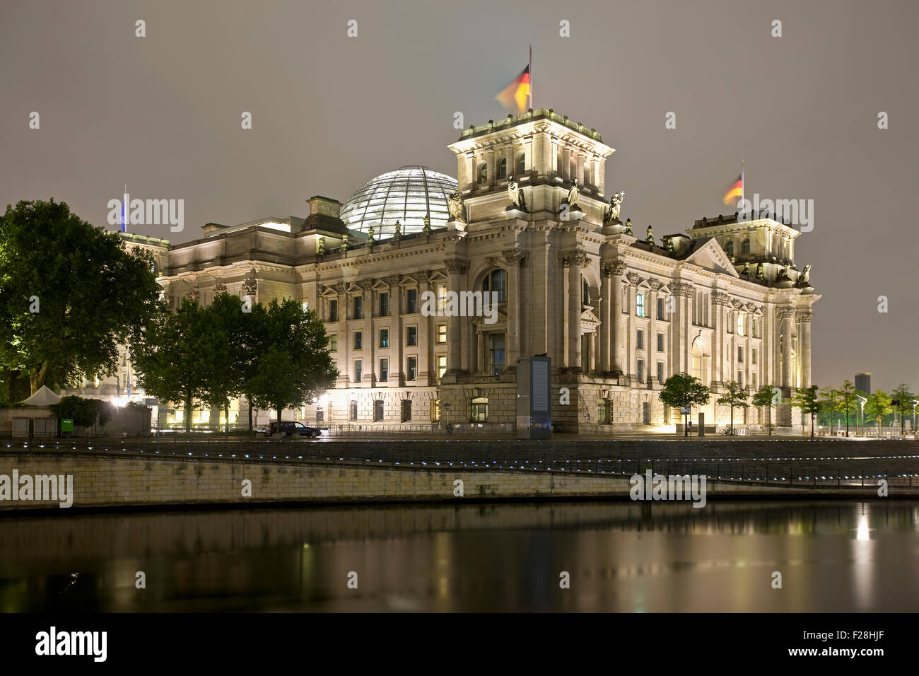 Reichstagsgebäude bei Nacht, Berlin, Deutschland Stockfoto