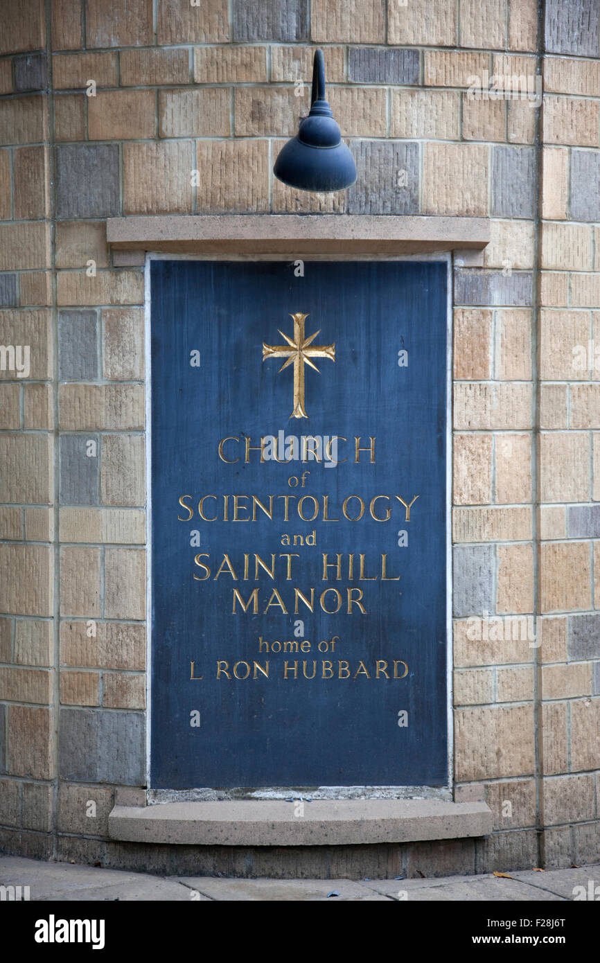 Eingang zum Hauptquartier der Scientology-Kirche, Saint Hill Manor in East Grinstead, West Sussex, England, Vereinigtes Königreich Stockfoto