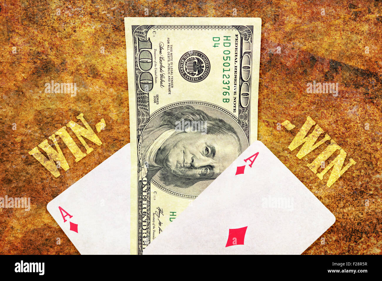 Text Win Win mit zwei Assen und 100 US-Dollar-banknote Stockfoto