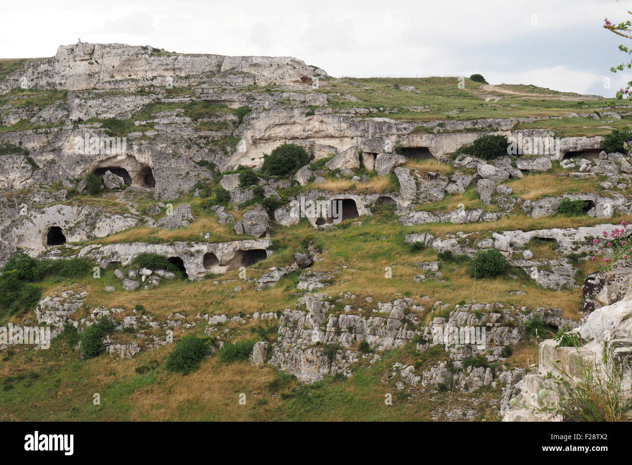 Höhlenwohnungen Siedlung in den Klippen des Parks der Murgia Matera. Stockfoto