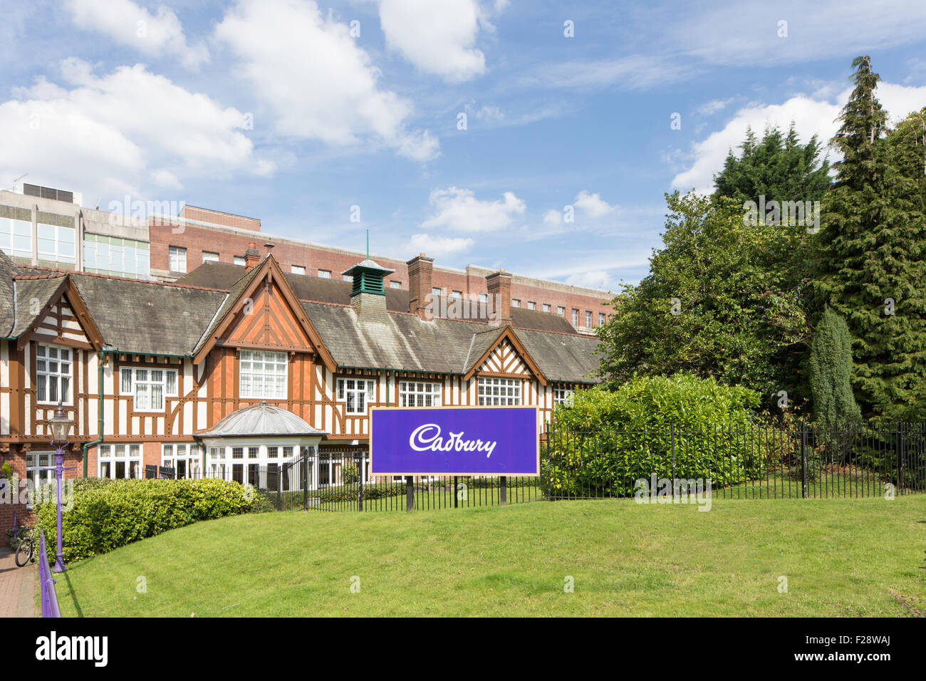 Eingang zum Cadbury Fabrik, Bournville, Birmingham, England, UK Stockfoto