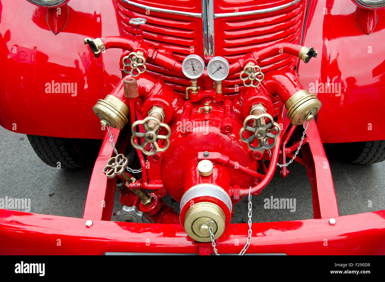 Vorderseite des antiken Feuerwehrleute Automobilbau Stockfoto