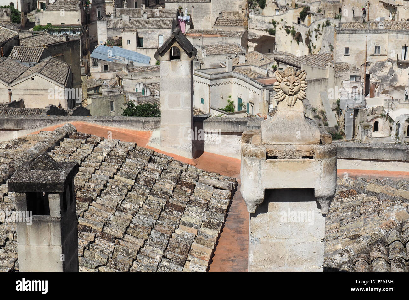 Auf dem Dach und Wasserspeier in Sasso Barisano, Matera. Stockfoto
