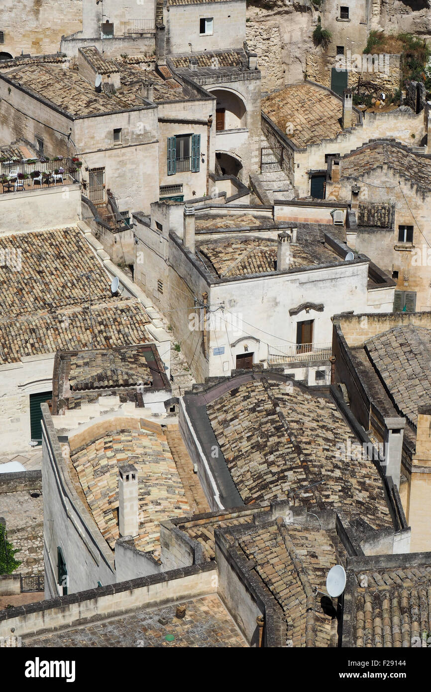 Terrakotta-Dächer von Häusern in Sasso Barisano, Matera. Stockfoto