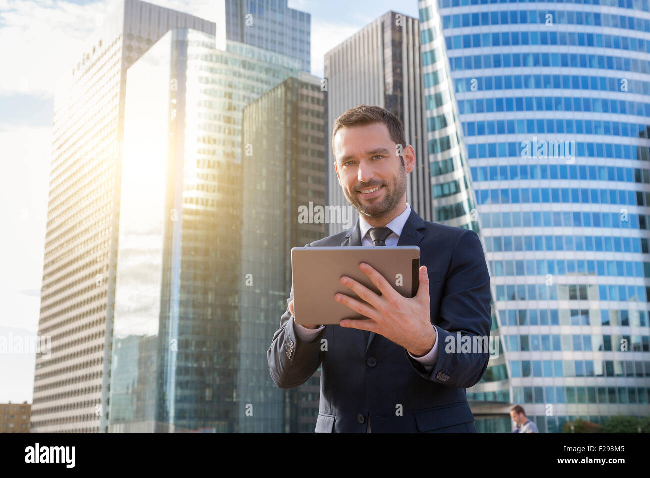 Geschäftsmann mit einem digitalen tablet Stockfoto