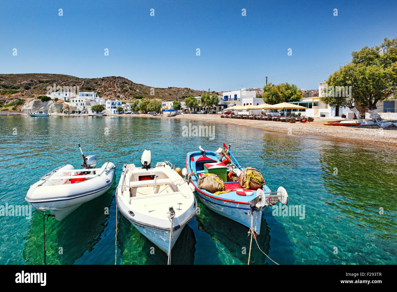 Angelboote/Fischerboote in den Hafen von Psathi in Kimolos, Griechenland Stockfoto