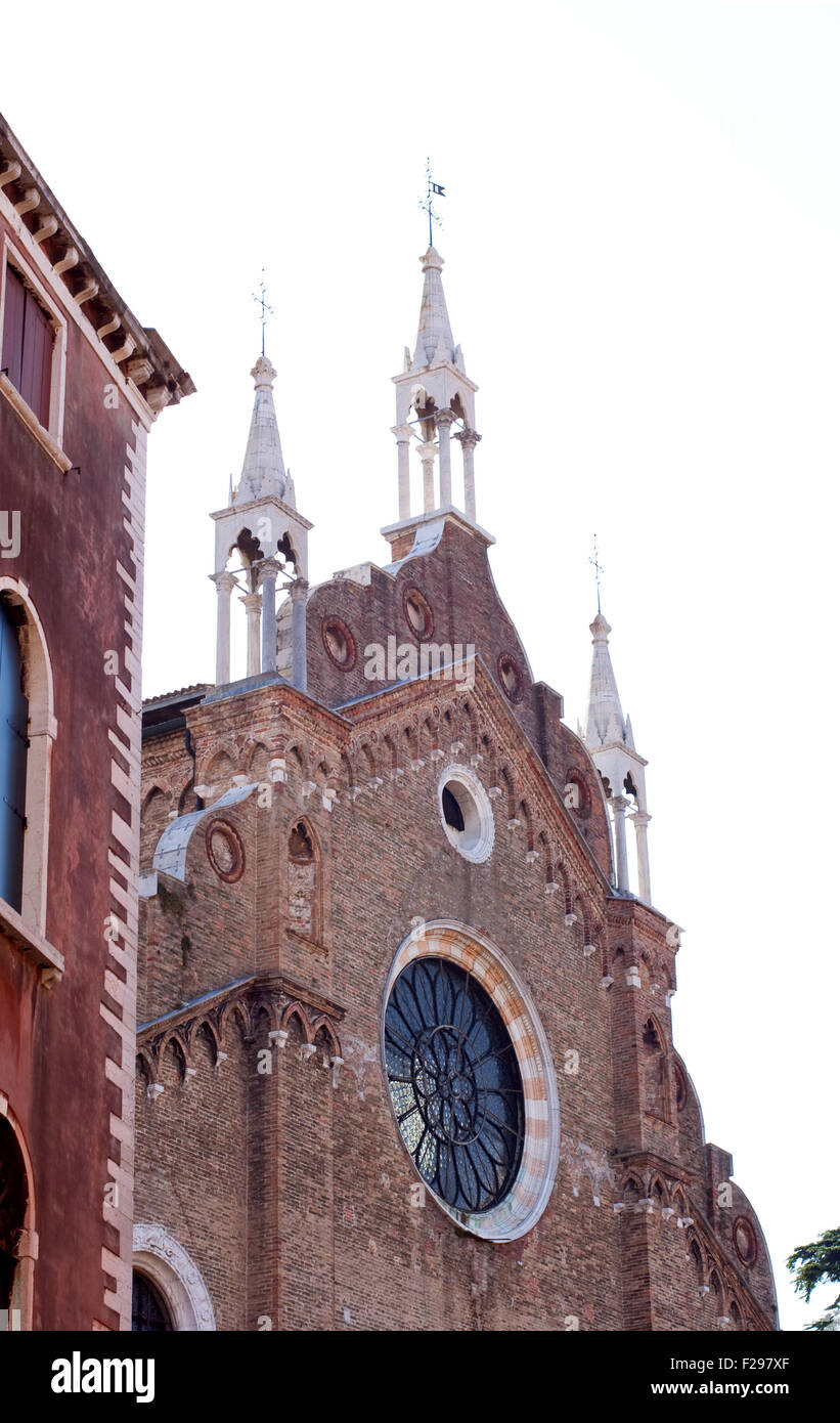 Blick auf die Basilica di Santa Maria Gloriosa dei Frari, Venedig Stockfoto