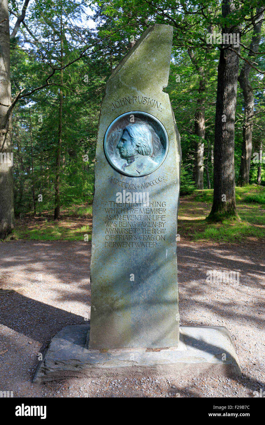 John Ruskin Memorial an Mönchs Felsen in der Nähe von Keswick Cumbria Lake District National Park England UK Stockfoto