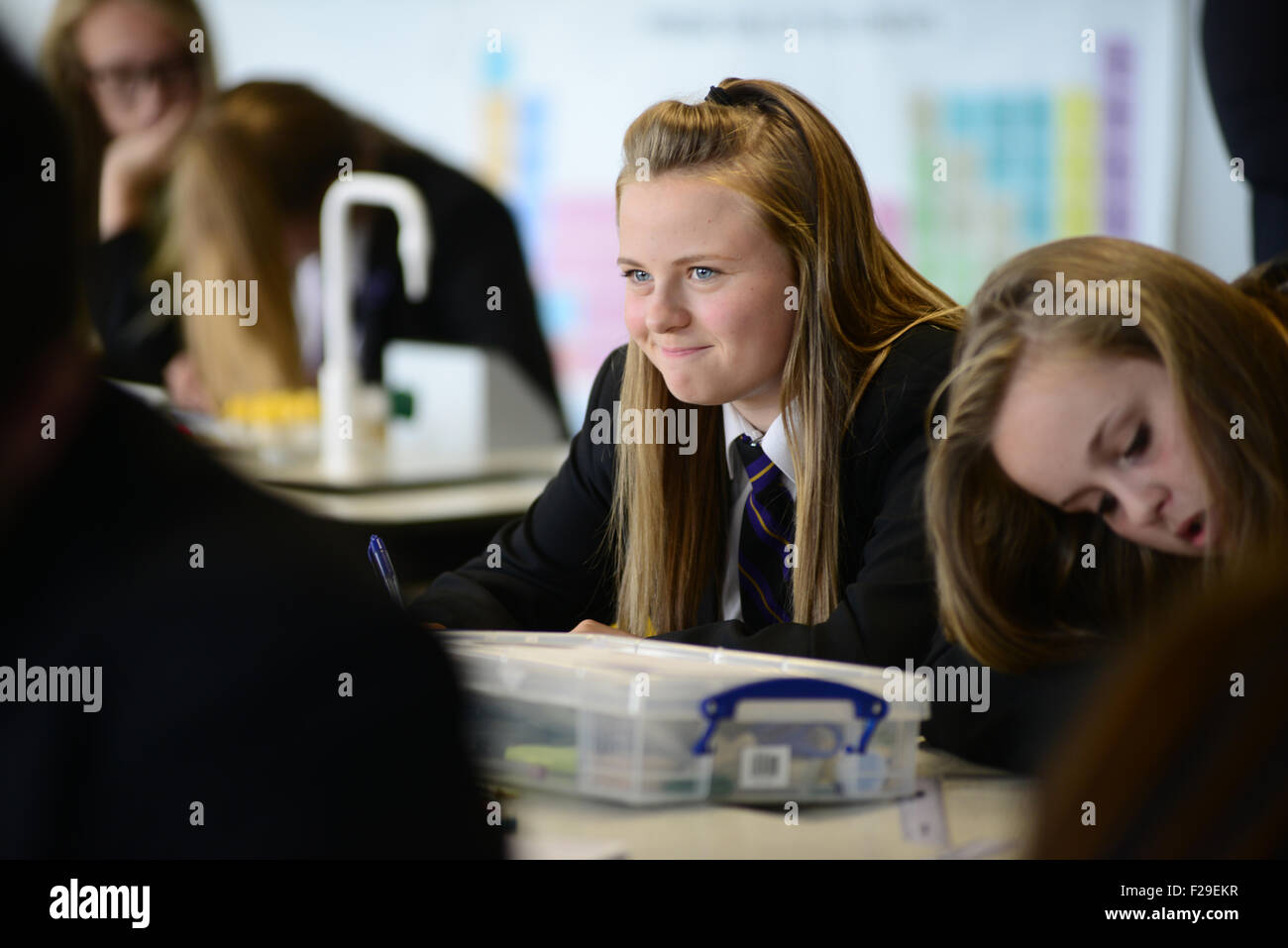 Schüler in einem Science-Klasse. Bild: Scott Bairstow/Alamy Stockfoto