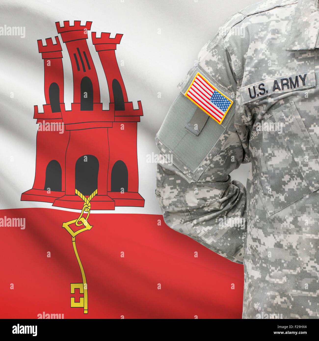 US-Soldat mit Flagge auf Hintergrund-Serie - Gibraltar Stockfoto