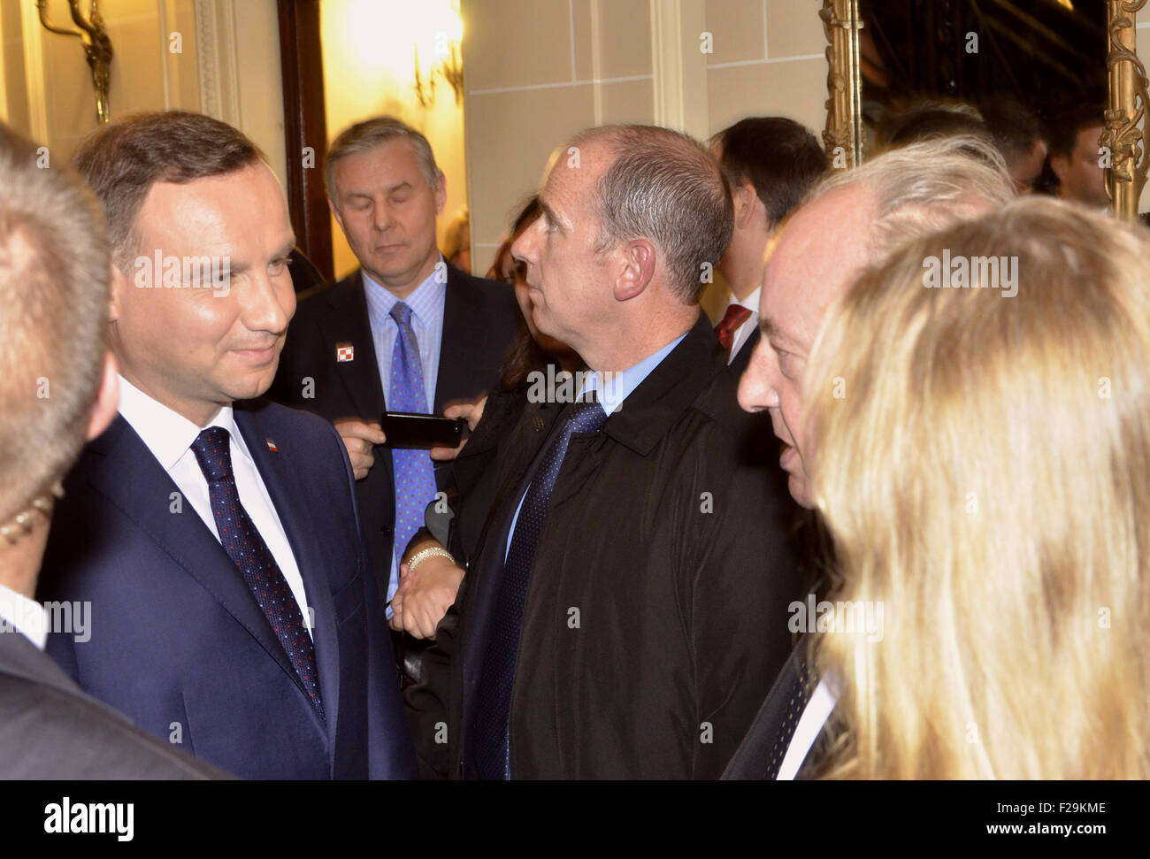 London, UK. 14. September 2015. Begrüßen das Präsidentenpaar in der polnischen Botschaft in London Credit: Marcin Libera/Alamy Live News Stockfoto