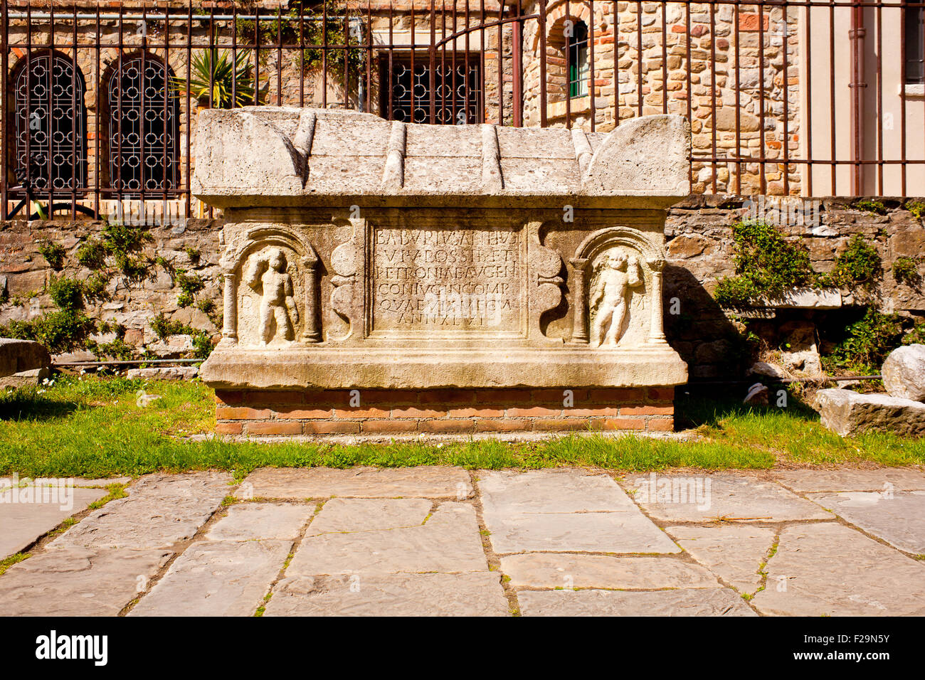 Eines alten Sarkophags, Grado - Italien Stockfoto