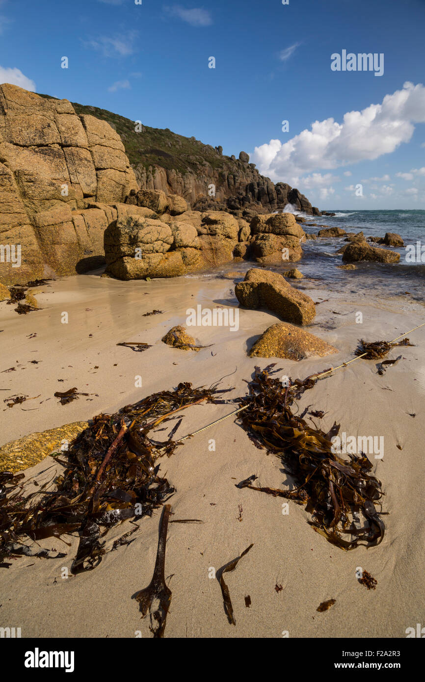 Ebbe im Porthgwarra Cove in West cornwall Stockfoto