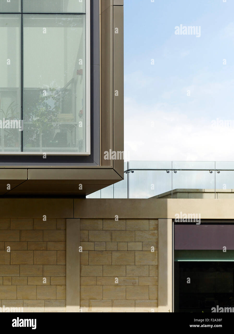 Detail das "Schmuckkästchen" umrahmt mit eloxiertem Aluminium. Uppingham School Science Centre, Uppingham, Vereinigtes Königreich. Architekt: Stockfoto