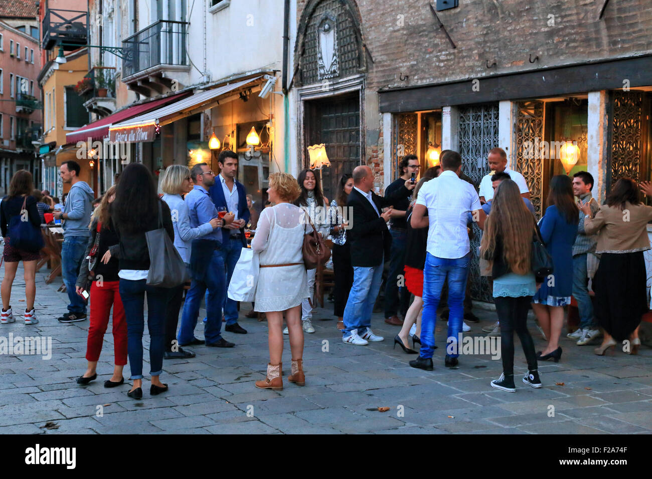 Osteria Alla Bifora - italienische Café-Bar-Restaurant am Campo Santa Margherita, Venedig, Italien Stockfoto