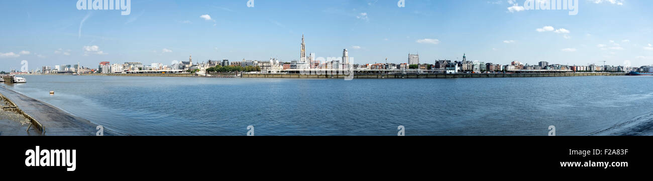 Antwerpen Panoramablick von der anderen Bank Stockfoto
