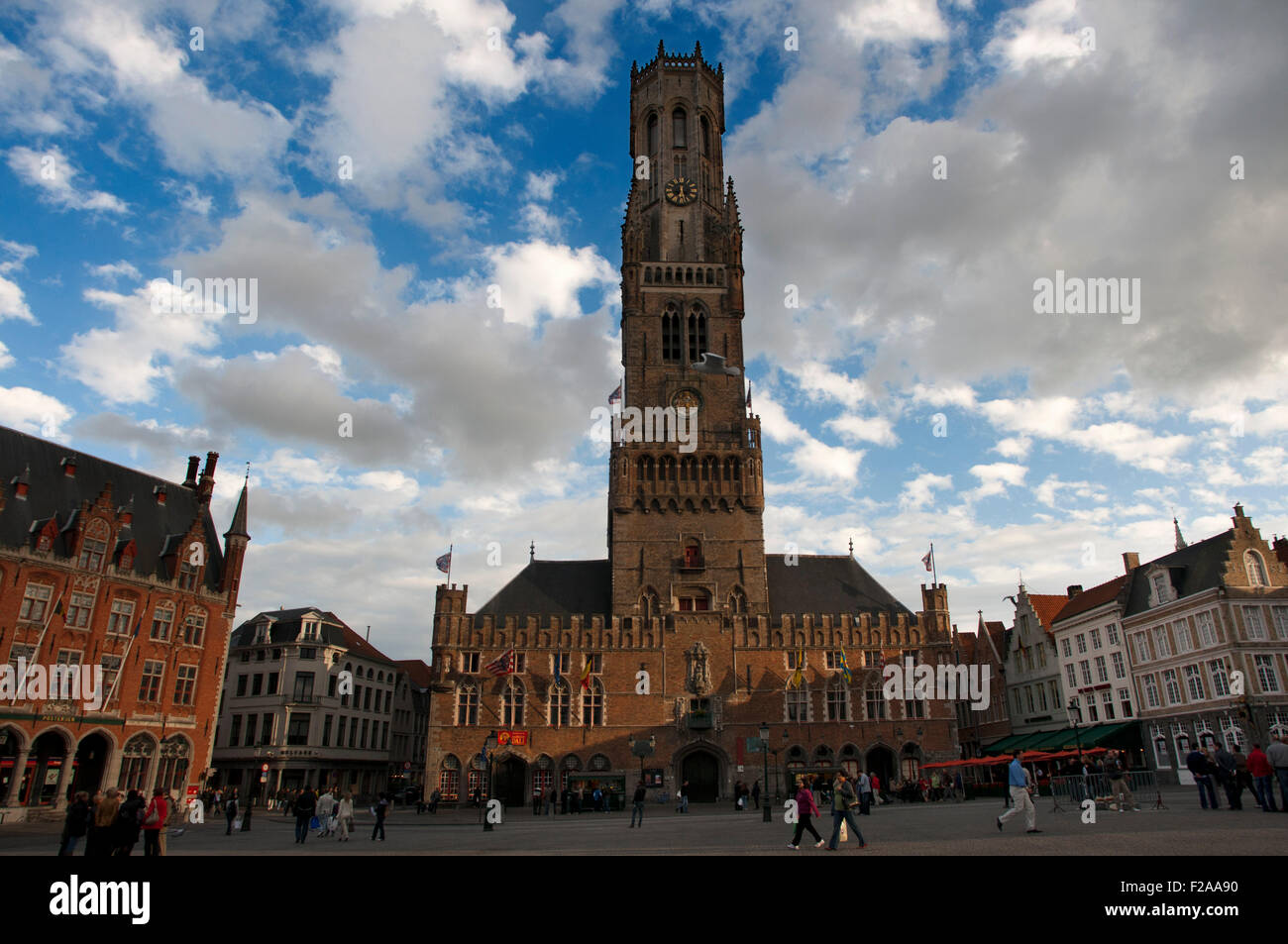 Der Marktplatz (Grote Markt) ist seit Oktober 1996 frei von Verkehr. Es wurde komplett renoviert und ist heute eines der Stockfoto