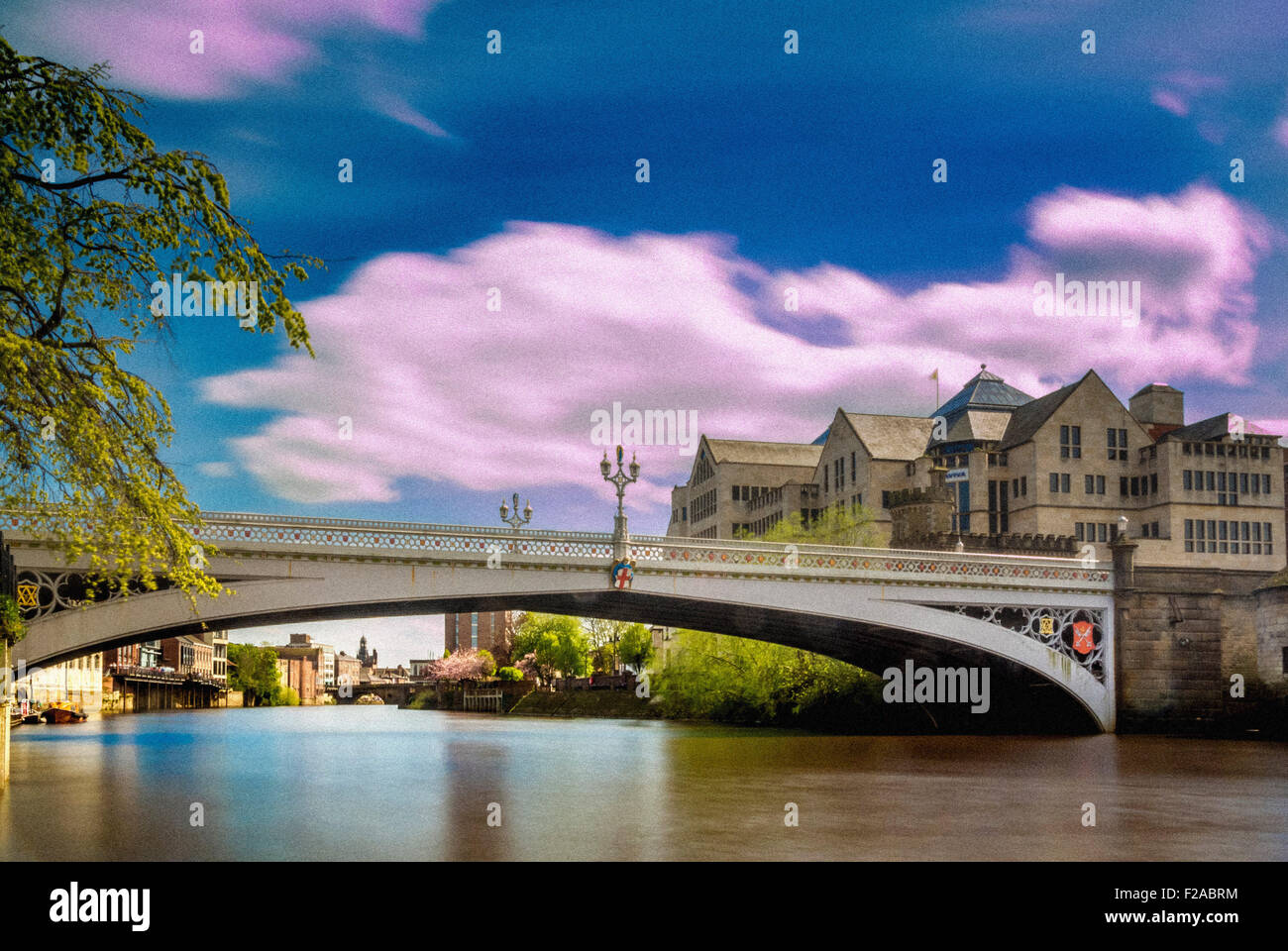 Fluss Ouse und Lendal Bridge, schoss aus dem nördlichen Ufer des Flusses. York, UK. Stockfoto