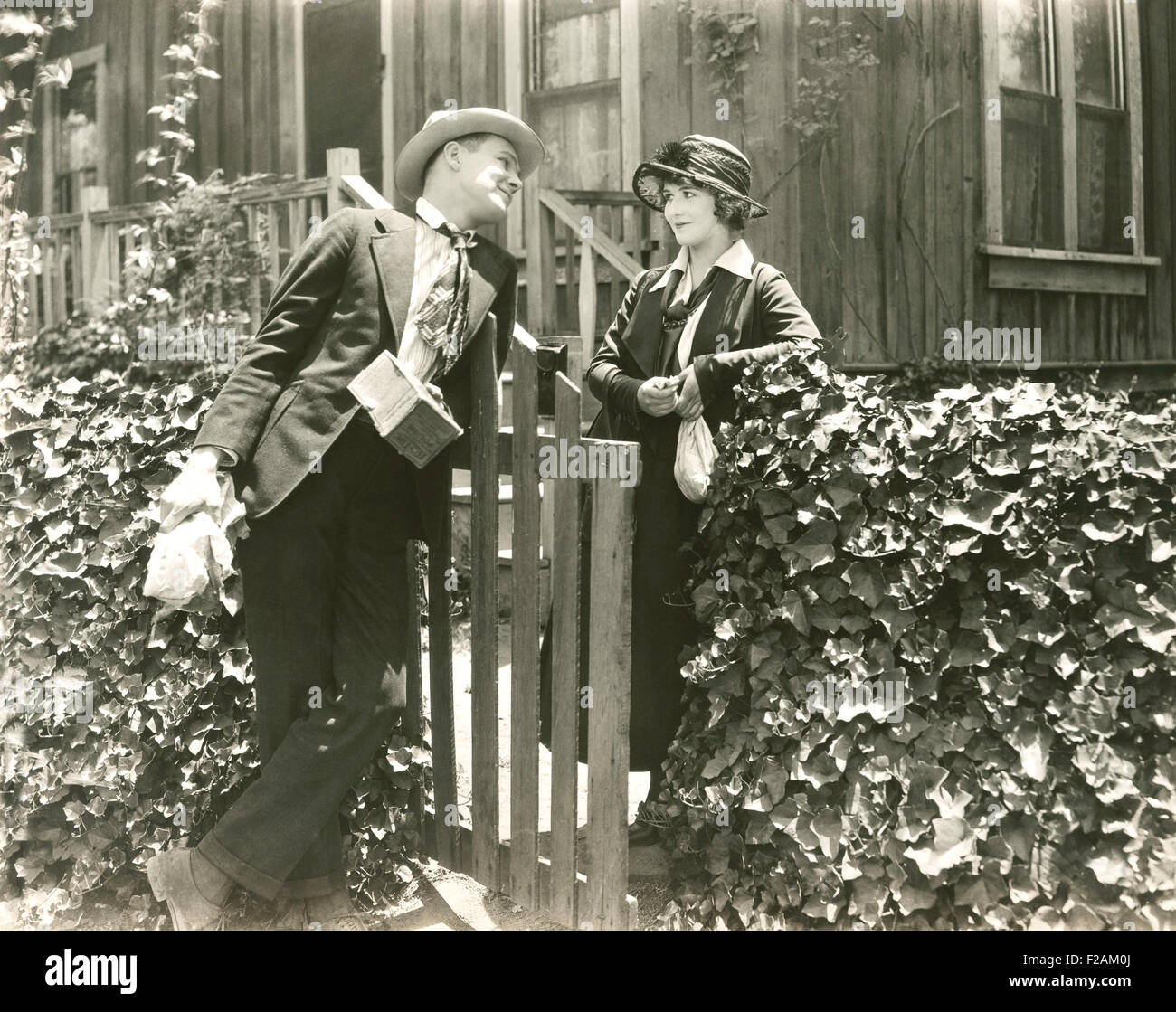 Aufkeimenden Romanze (OLVI007 OU635 F) Stockfoto