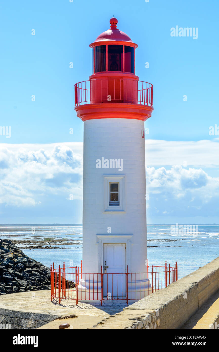 Leuchtturm in Fischerei Hafen La Cotiniere, Ile Oleron, Frankreich Stockfoto