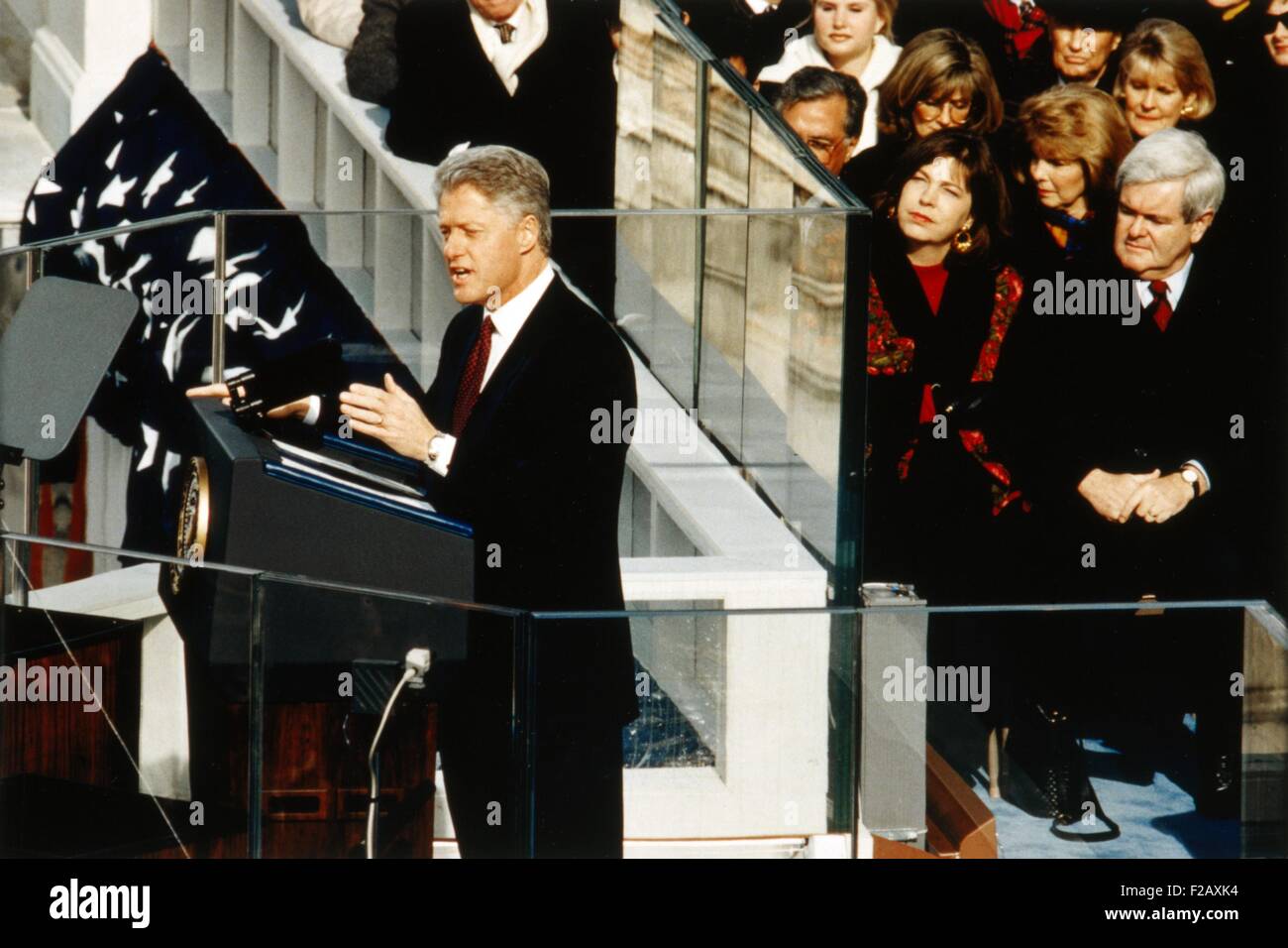 Präsident Bill Clinton Bereitstellung seiner zweiten Antrittsrede, 20. Januar 1997. Auf der rechten Seite sind House Majority Leader, Newt Gingrich und seine zweite Frau, Marianne Ginther. (BSLOC 2015 2 196) Stockfoto