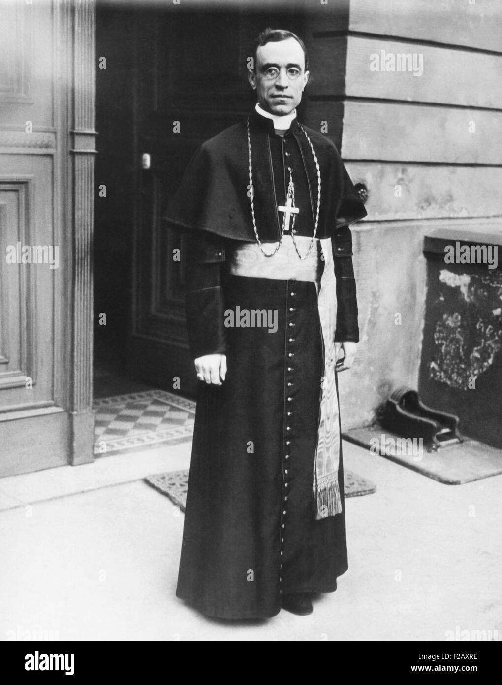 Bischof Eugenio Pacelli, der zukünftige Papst Pius XII., ca. 1925. Von 1917 bis 1929 war er der päpstlichen Botschafter in München, das Zentrum der wachsenden NS-Bewegung. (CSU 2015 9 995) Stockfoto