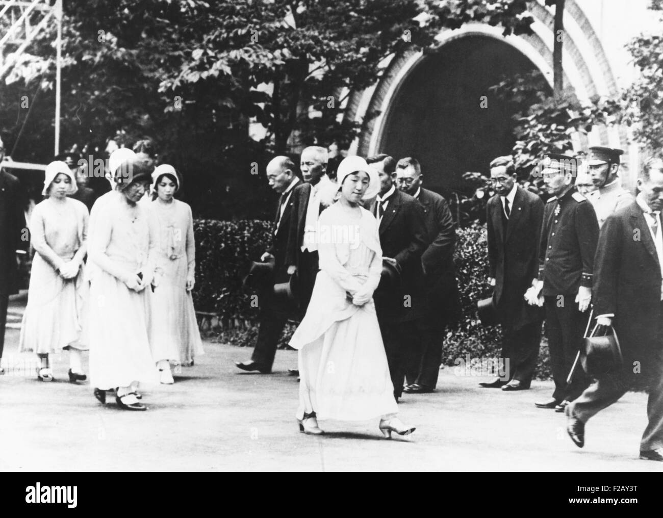 Nagoto Kaiserin von Japan, besuchte downtown Tokio, Japan, 25. Juli 1931. Das Gebiet wurde zerstört und wieder aufgebaut nach dem großen Erdbeben Desaster von 1923. (CSU 2015 9 877) Stockfoto