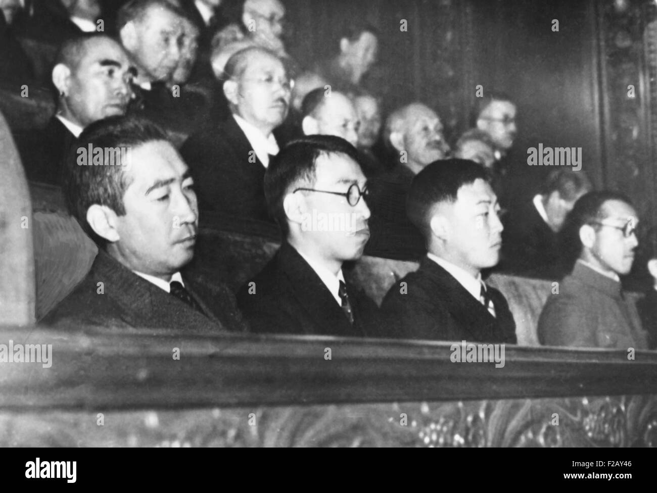 Japanischen Fürsten Webinar der japanischen Ernährung. 11. Dezember 1945. Von links nach rechts: Prinz Takeda, Prinz Higashikuni und Prinz Kaya. (CSU 2015 9 869) Stockfoto
