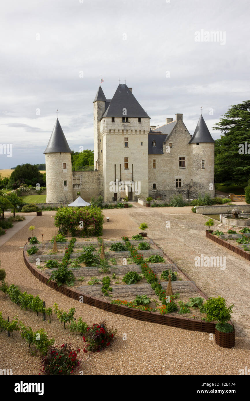 Chateau du Schlosses, Innenhof mit Potager de Gargantua und Schloss Stockfoto